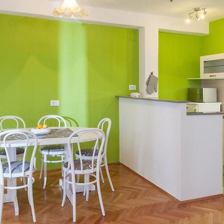 Vega Apartments Podgora Luaran gambar