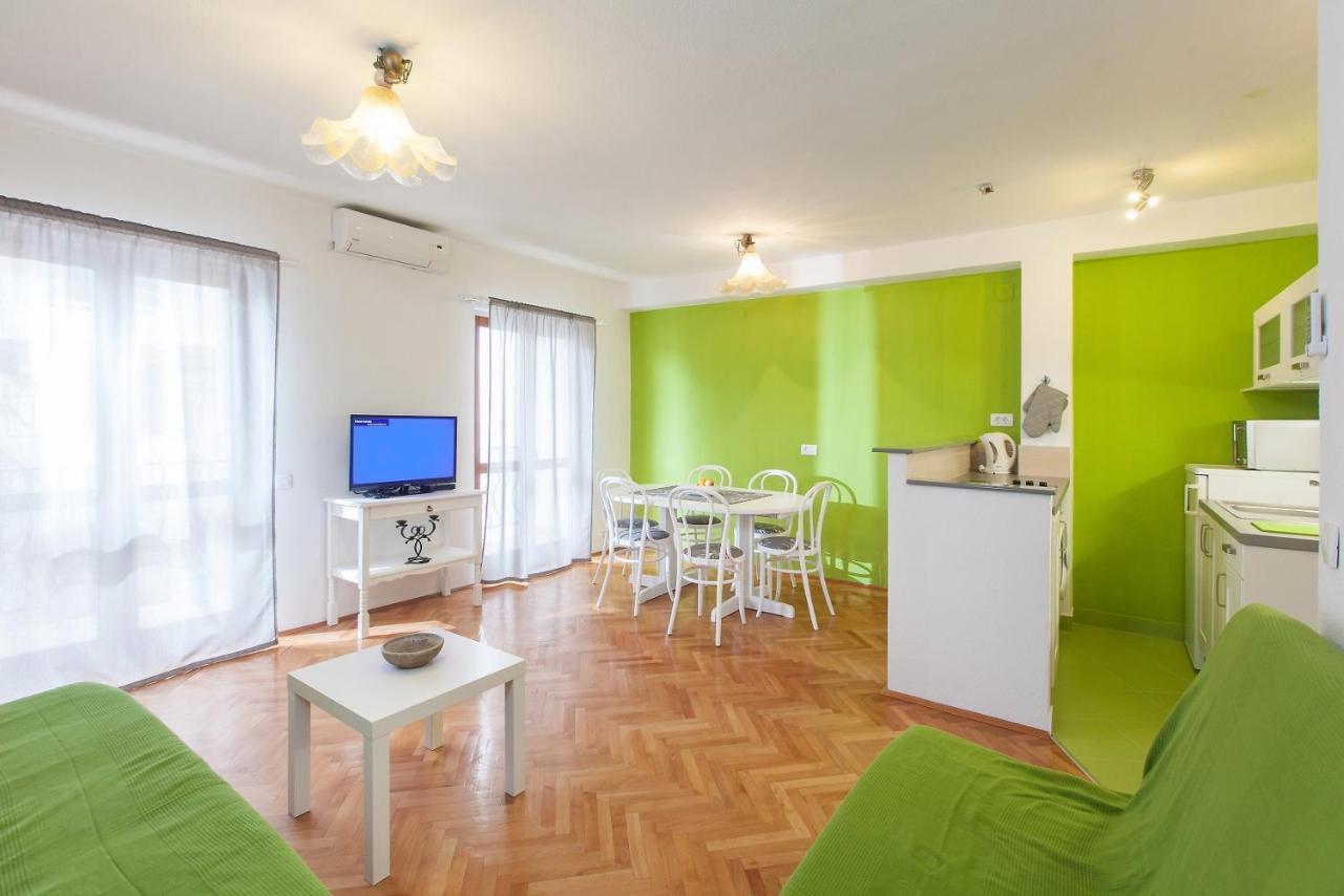Vega Apartments Podgora Luaran gambar